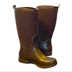 “Like New” Ugg Women’s Reignfall Boots